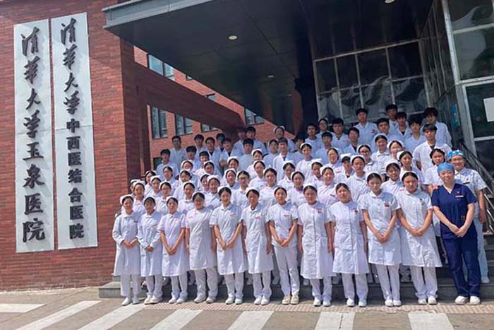 護(hù)理動(dòng)態(tài)丨注入新生力量 夯實(shí)職業(yè)根基——我院完成2025年護(hù)理實(shí)習(xí)生崗前培訓(xùn)