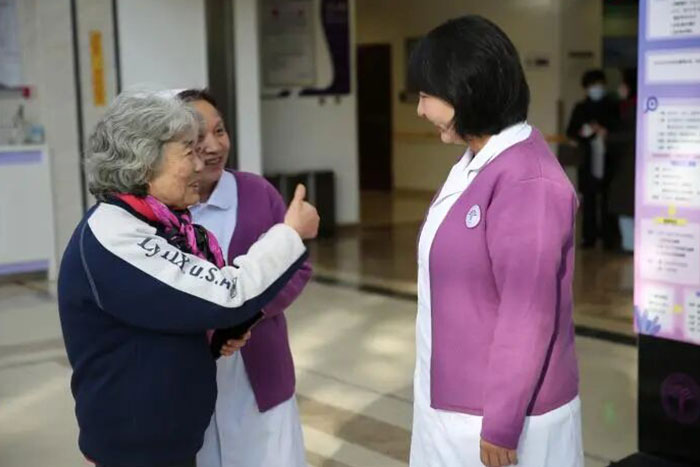 門(mén)診動(dòng)態(tài)丨就醫(yī)新體驗(yàn),服務(wù)再升級(jí)——清華大學(xué)玉泉醫(yī)院門(mén)診服務(wù)全面提升為一站式服務(wù)中心